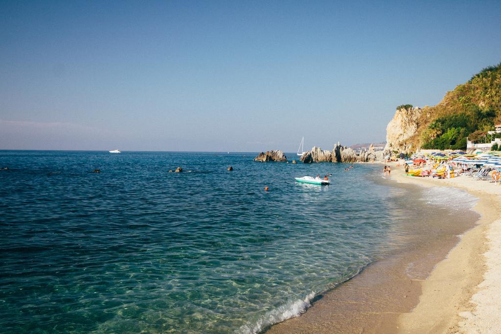 Villino Eleonora Bed & Breakfast ปาร์เกลียา ภายนอก รูปภาพ