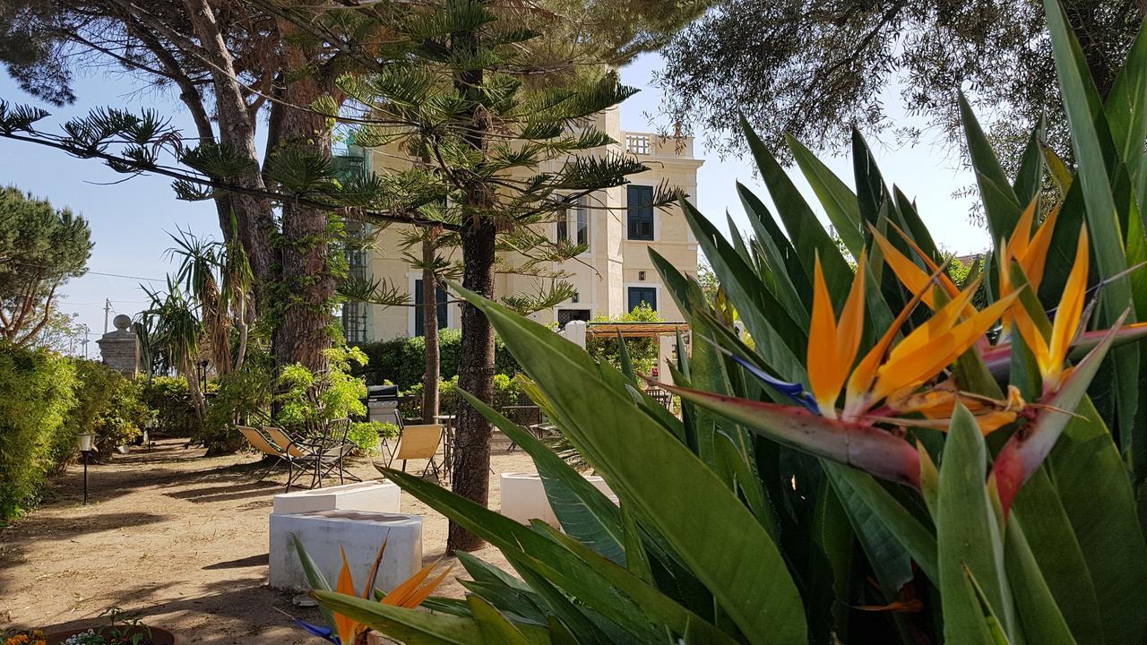 Villino Eleonora Bed & Breakfast ปาร์เกลียา ภายนอก รูปภาพ