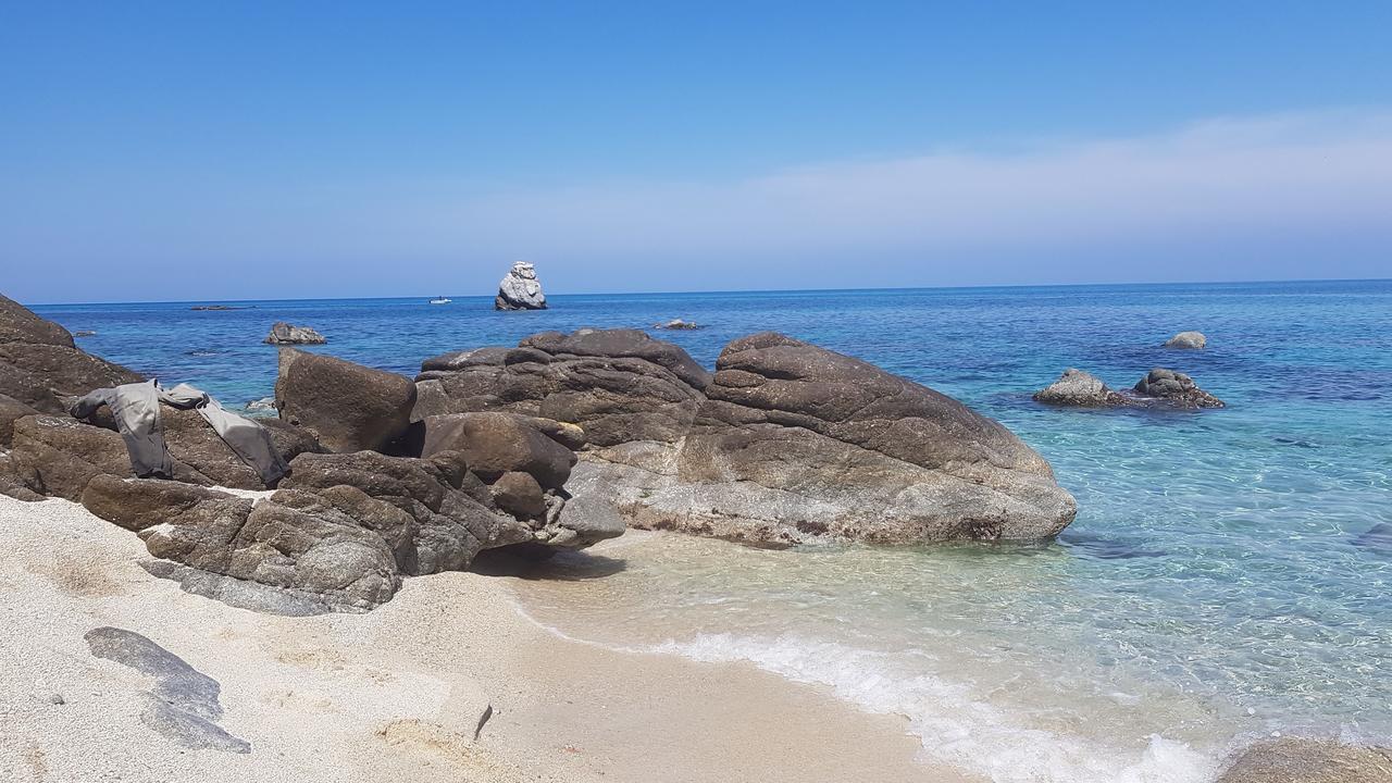Villino Eleonora Bed & Breakfast ปาร์เกลียา ภายนอก รูปภาพ