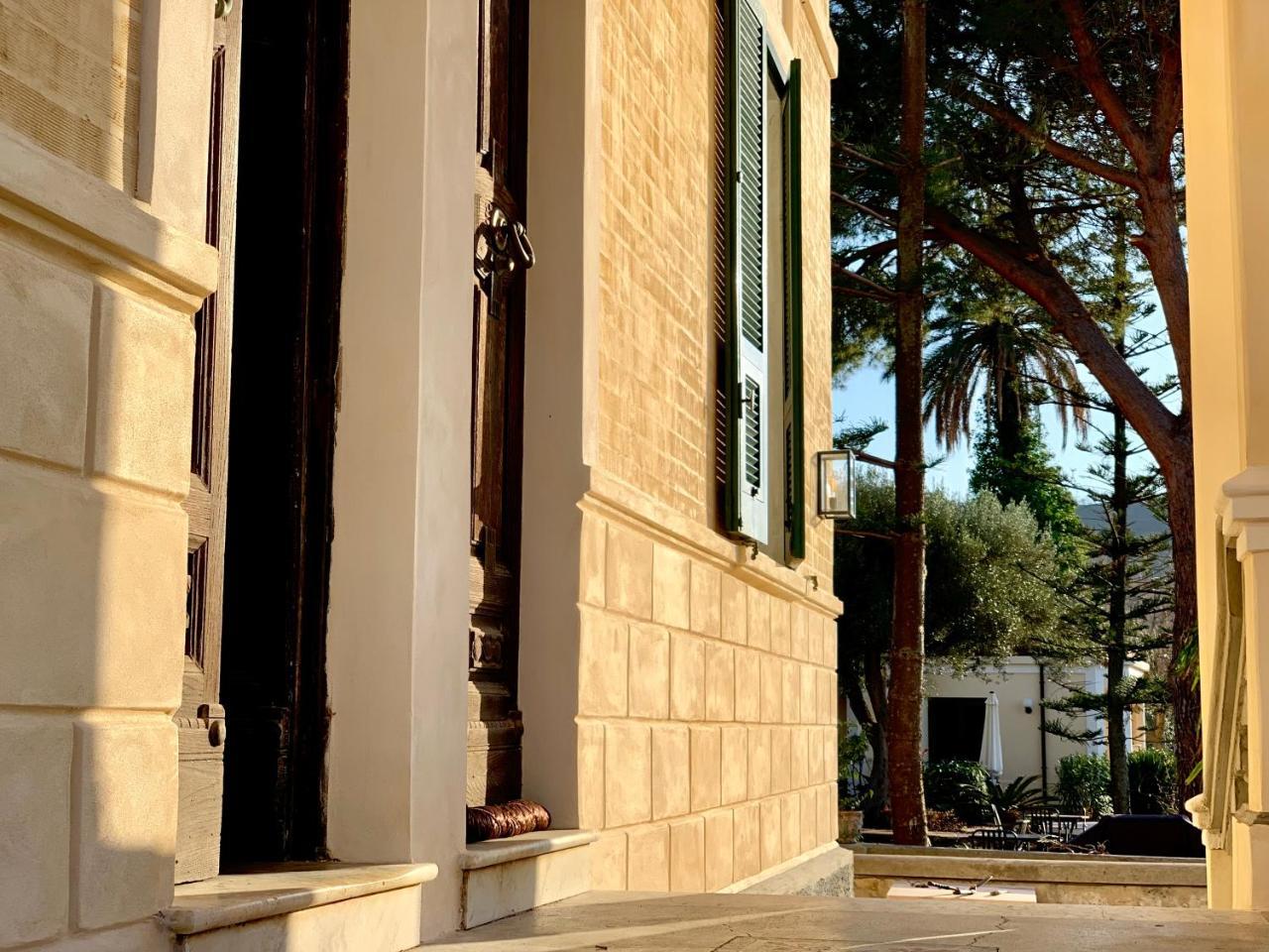 Villino Eleonora Bed & Breakfast ปาร์เกลียา ภายนอก รูปภาพ