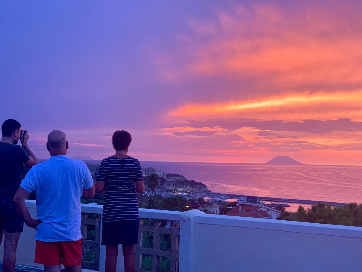 Villino Eleonora Bed & Breakfast ปาร์เกลียา ภายนอก รูปภาพ