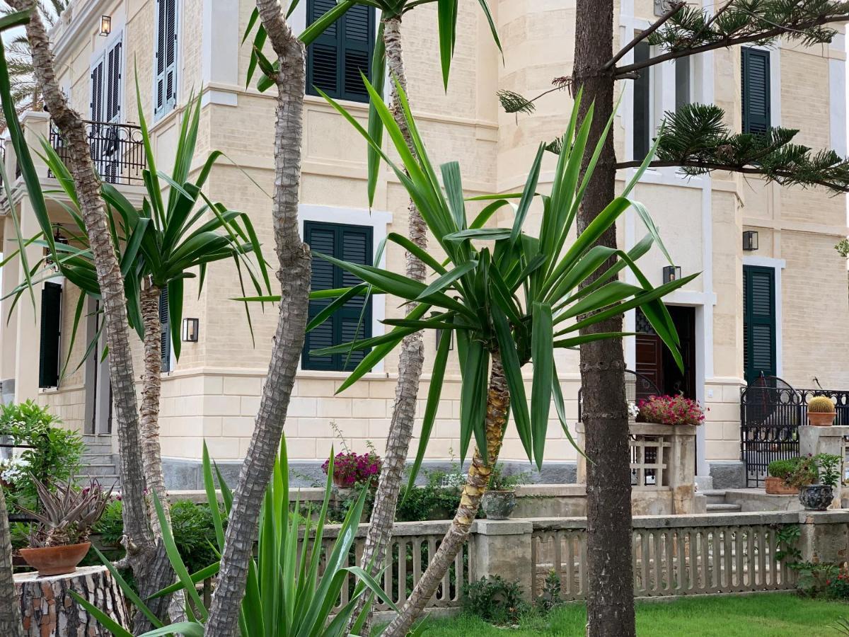 Villino Eleonora Bed & Breakfast ปาร์เกลียา ภายนอก รูปภาพ